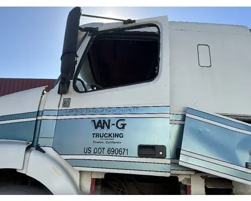 Door Assembly, Front VOLVO VNL64T Geco - Fresno