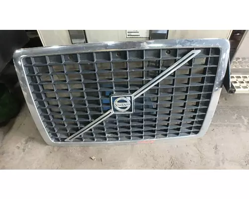 Grille VOLVO VNL64T Sam's Riverside Truck Parts Inc