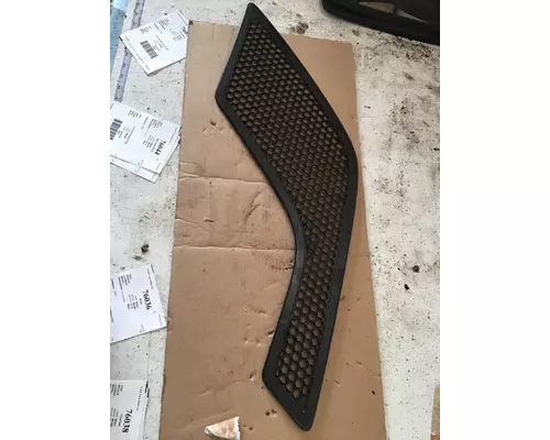Grille VOLVO VNL860 K &amp; R Truck Sales, Inc.