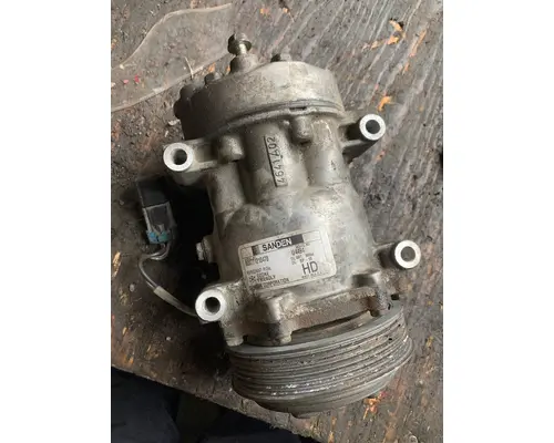 Air Conditioner Compressor VOLVO VNL Truck Salvage International Inc