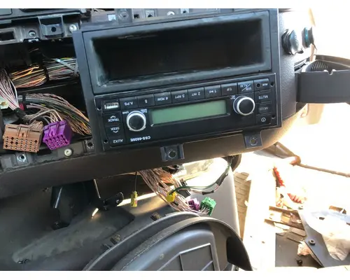 Radio Volvo VNL Vander Haags Inc Dm