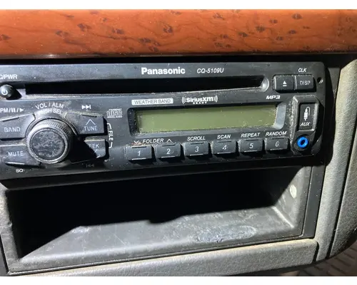 Radio Volvo VNL Vander Haags Inc Sf