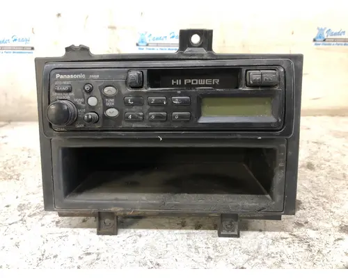 Radio Volvo VNL Vander Haags Inc Cb