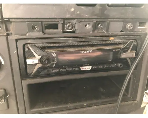 Radio Volvo VNL Vander Haags Inc Cb