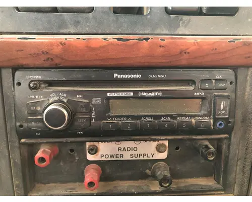 Radio Volvo VNL Vander Haags Inc Cb
