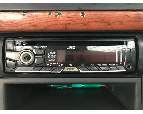 Radio Volvo VNL Vander Haags Inc Cb