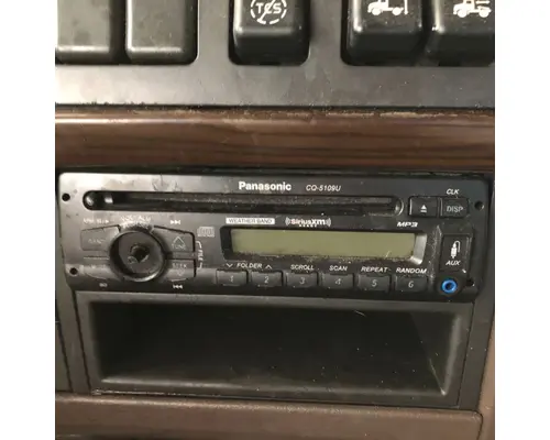 Radio Volvo VNL Vander Haags Inc Cb