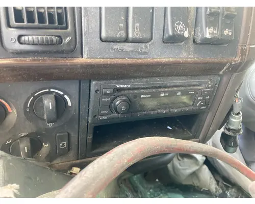 Radio Volvo VNL Vander Haags Inc Kc