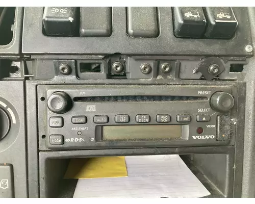 Radio Volvo VNL Vander Haags Inc Dm