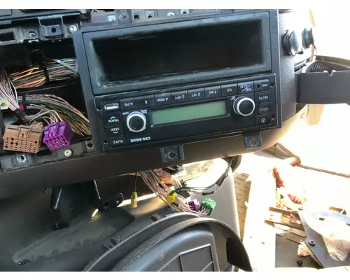 Radio Volvo VNL Vander Haags Inc Dm