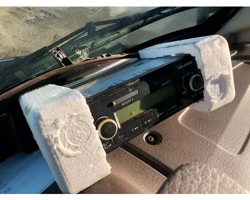 Radio Volvo VNL Vander Haags Inc Dm