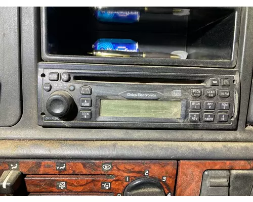 Radio Volvo VNL Vander Haags Inc Sf
