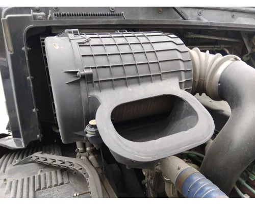 Air Cleaner VOLVO VNL LKQ Thompson Motors - Wykoff