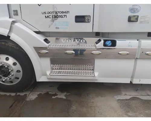Side Fairing VOLVO VNL LKQ Thompson Motors - Wykoff