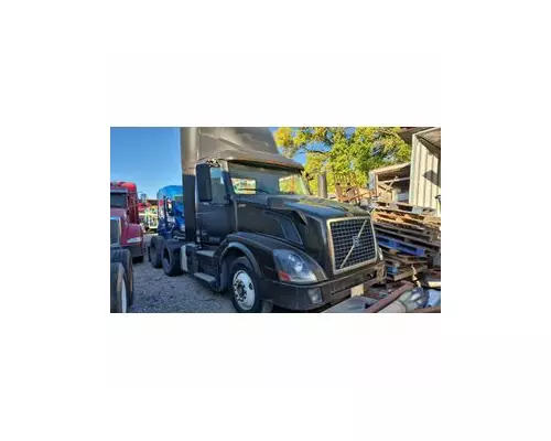 Cab VOLVO VNL Aaa Truck Salvage