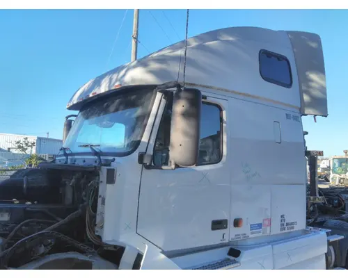 Cab VOLVO VNL LKQ Heavy Truck - Tampa