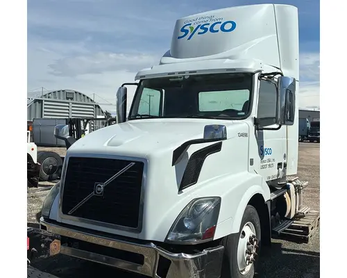 Cab VOLVO VNL LKQ Western Truck Parts