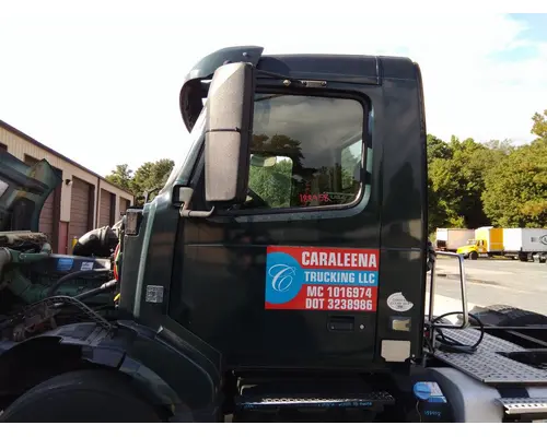 Cab VOLVO VNL LKQ Heavy Truck Maryland