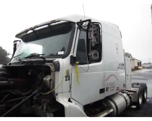 Cab VOLVO VNL LKQ Heavy Truck Maryland