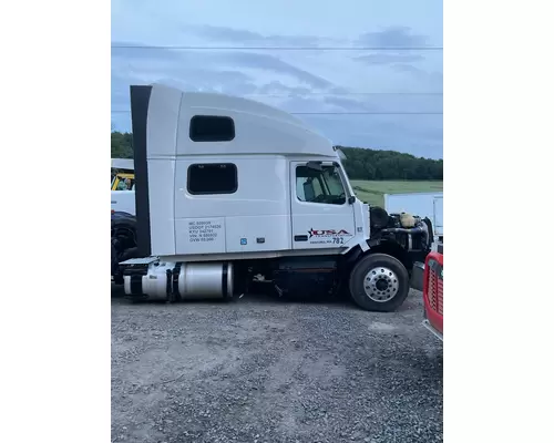 Cab VOLVO VNL Dutchers Inc   Heavy Truck Div  Ny