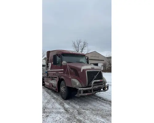 Complete Vehicle VOLVO VNL Truck Salvage International Inc