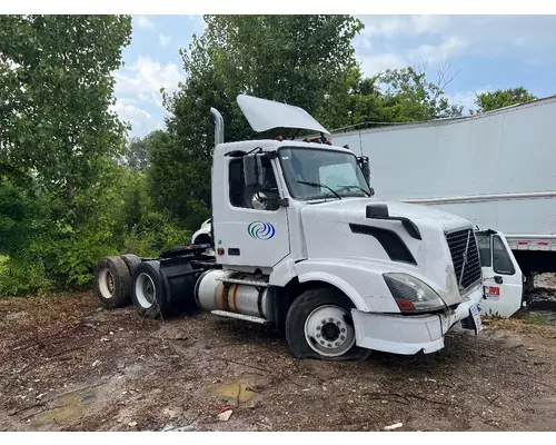 Complete Vehicle VOLVO VNL West Side Truck Parts