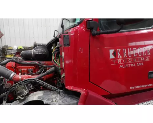 Cowl VOLVO VNL LKQ Thompson Motors - Wykoff