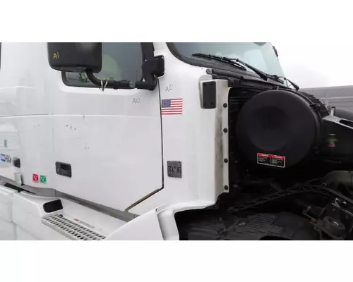 Cowl VOLVO VNL LKQ Thompson Motors - Wykoff