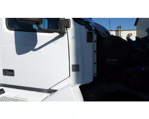 Cowl VOLVO VNL LKQ Thompson Motors - Wykoff