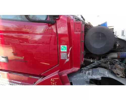 Cowl VOLVO VNL LKQ Thompson Motors - Wykoff