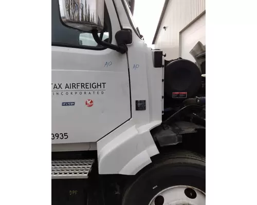 Cowl VOLVO VNL LKQ Thompson Motors - Wykoff