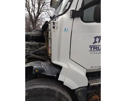 Cowl VOLVO VNL LKQ Thompson Motors - Wykoff