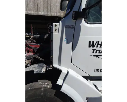 Cowl VOLVO VNL LKQ Thompson Motors - Wykoff