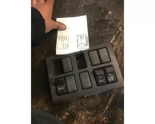 Dash / Console Switch VOLVO VNL K &amp; R Truck Sales, Inc.