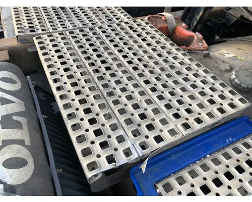 Catwalk Volvo VNL Vander Haags Inc Dm