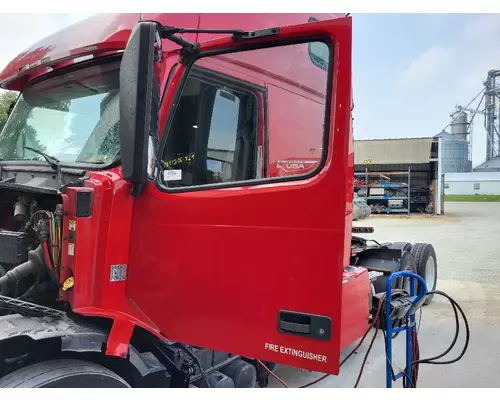 Door Assembly, Front VOLVO VNL LKQ Thompson Motors - Wykoff