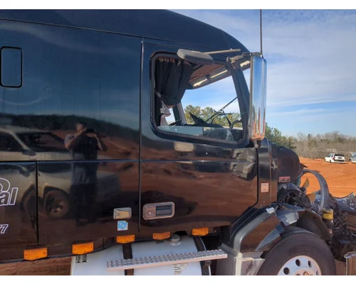 Door Assembly, Front VOLVO VNL Salvage City Inc.