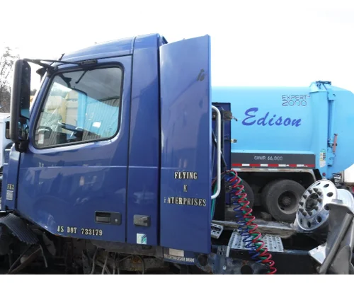 Door Glass, Front VOLVO VNL Dutchers Inc   Heavy Truck Div  NY
