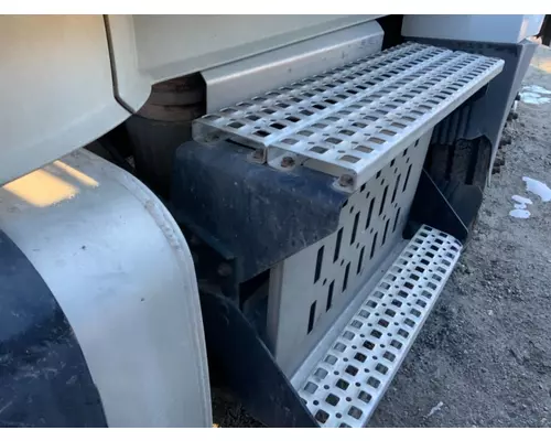 DPF (Diesel Particulate Filter) Volvo VNL Complete Recycling Group LLC