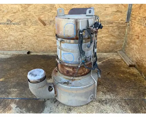 DPF (Diesel Particulate Filter) Volvo VNL Complete Recycling Group LLC