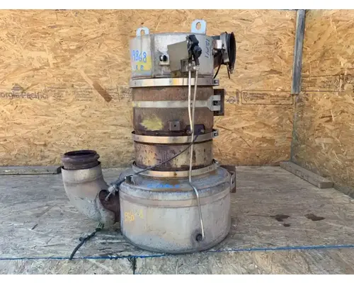 DPF (Diesel Particulate Filter) Volvo VNL Complete Recycling Group LLC