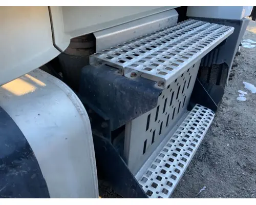 DPF (Diesel Particulate Filter) Volvo VNL Complete Recycling Group LLC