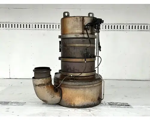 DPF (Diesel Particulate Filter) Volvo VNL Complete Recycling Group LLC