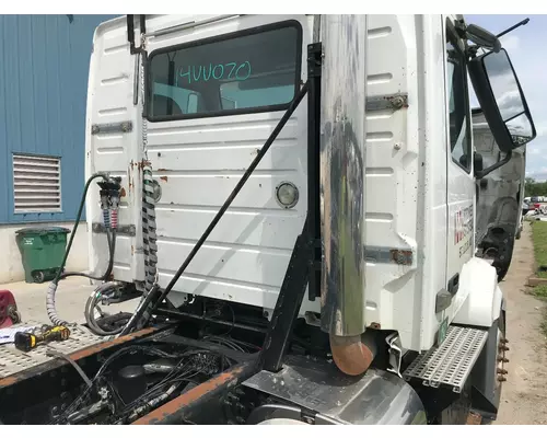 EGR Bracket Volvo VNL Vander Haags Inc Kc