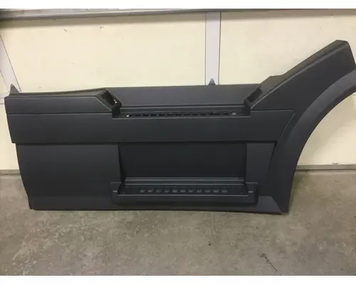 Side Fairing VOLVO VNL Hagerman Inc.