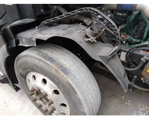 Fender Extension VOLVO VNL LKQ Thompson Motors - Wykoff