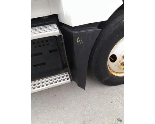 Fender Extension VOLVO VNL LKQ Thompson Motors - Wykoff