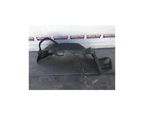 Fender VOLVO VNL American Truck Salvage