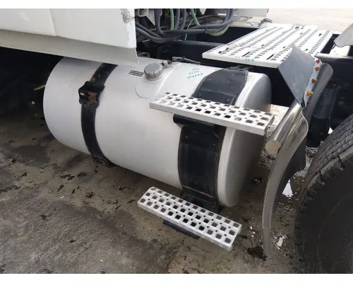 Fuel Tank VOLVO VNL LKQ Thompson Motors - Wykoff