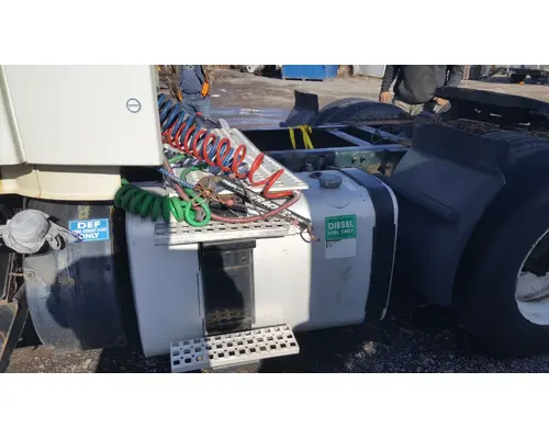 Fuel Tank Volvo VNL Casey's Truck Salvage World